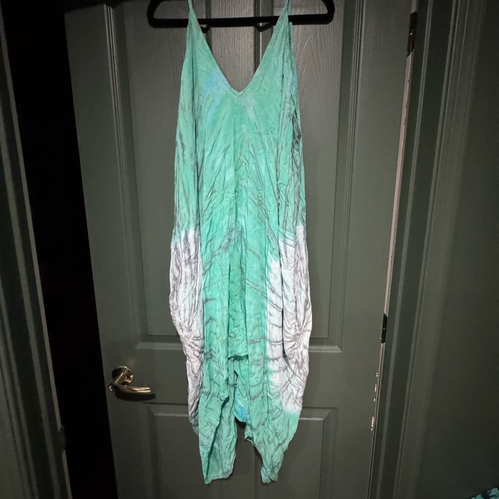 Elegant Green and White Maxi Dress